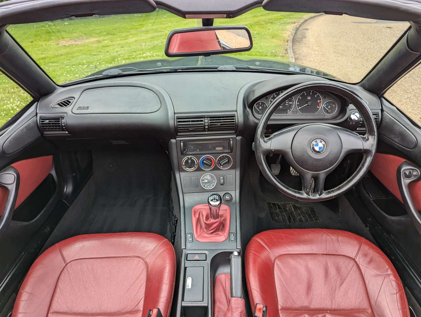 <p>2000 BMW Z3</p>