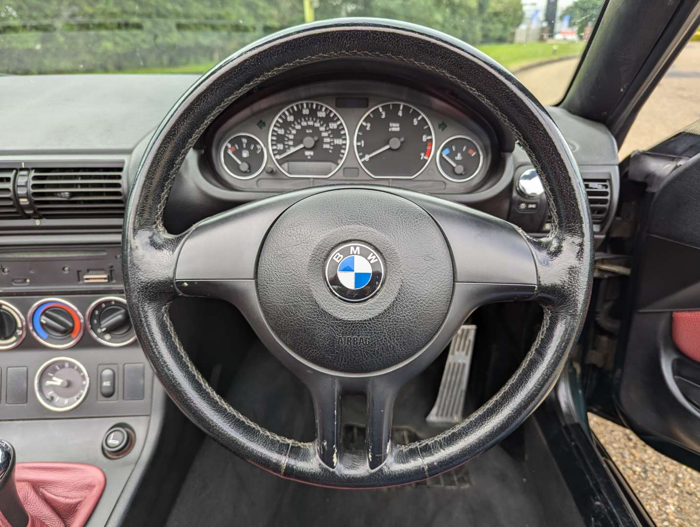 <p>2000 BMW Z3</p>