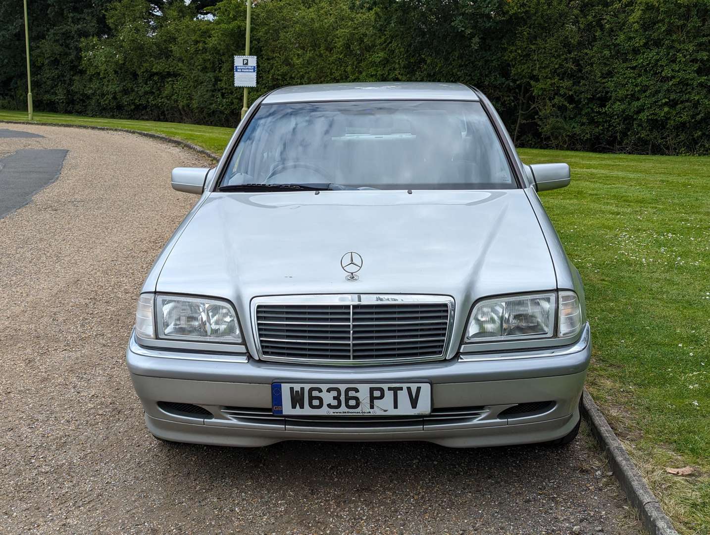 <p>2000 MERCEDES C200 ELEGANCE</p>