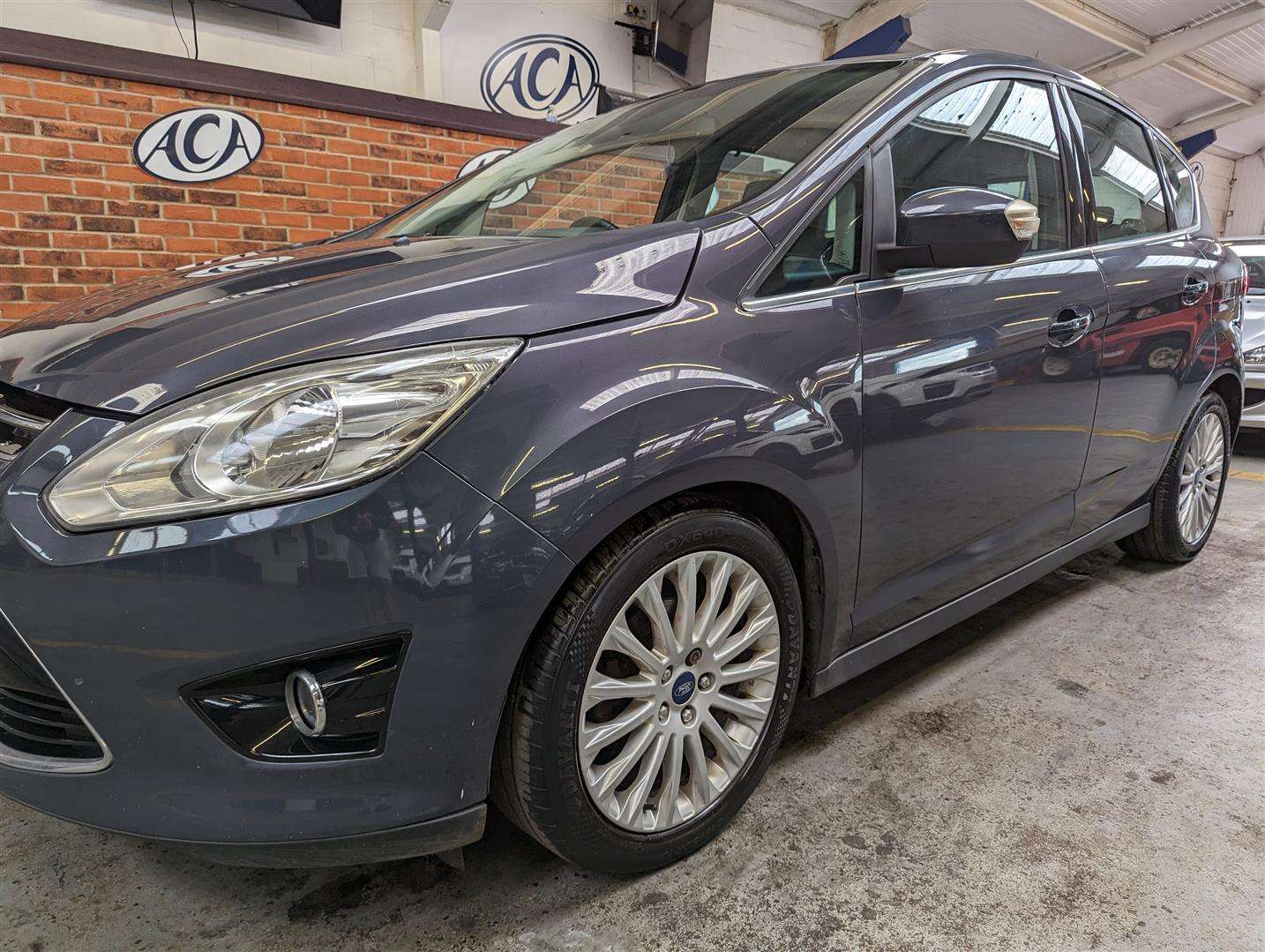 <p>2013 FORD C-MAX TITANIUM TURBO</p>