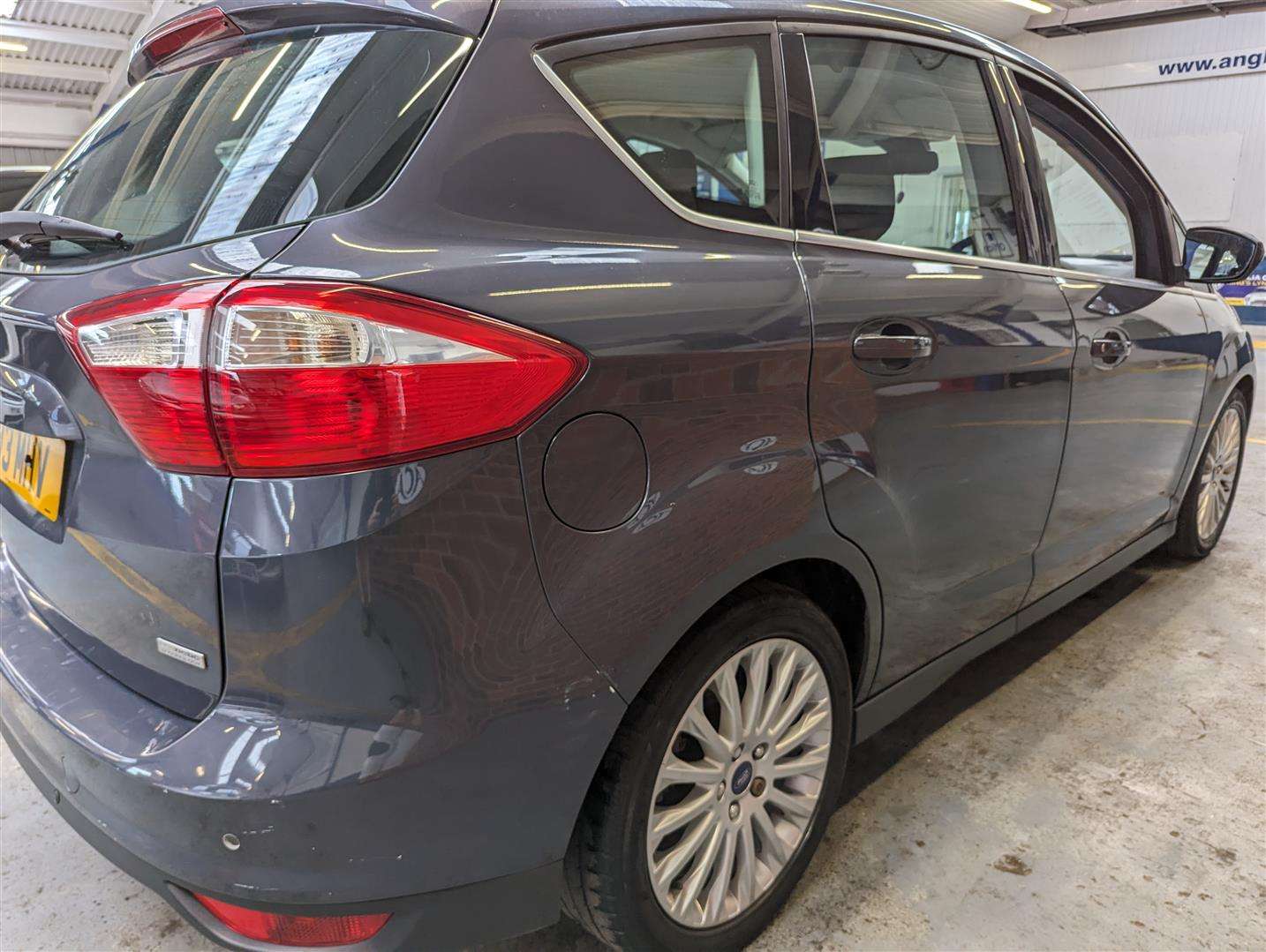 <p>2013 FORD C-MAX TITANIUM TURBO</p>