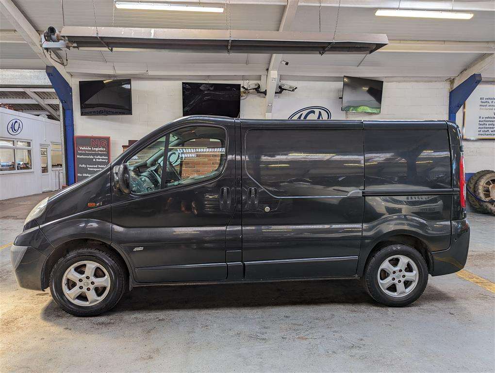 <p>2011 VAUXHALL VIVARO 2700 SPORTIVE CDTI</p>