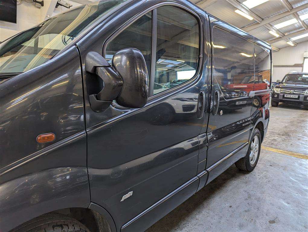 <p>2011 VAUXHALL VIVARO 2700 SPORTIVE CDTI</p>