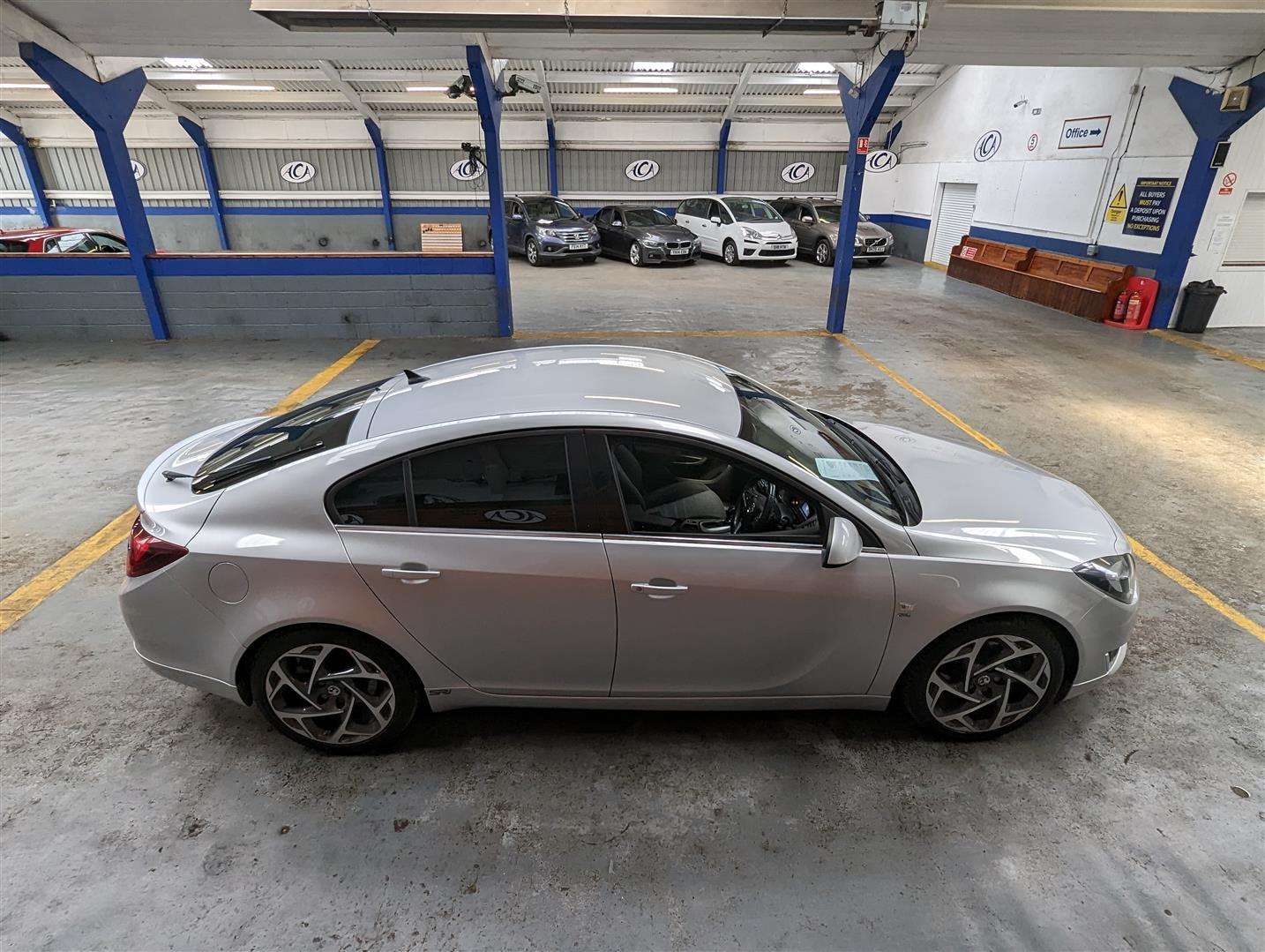 <p>2015 VAUXHALL INSIGNIA SRI NAV VX-LINE</p>