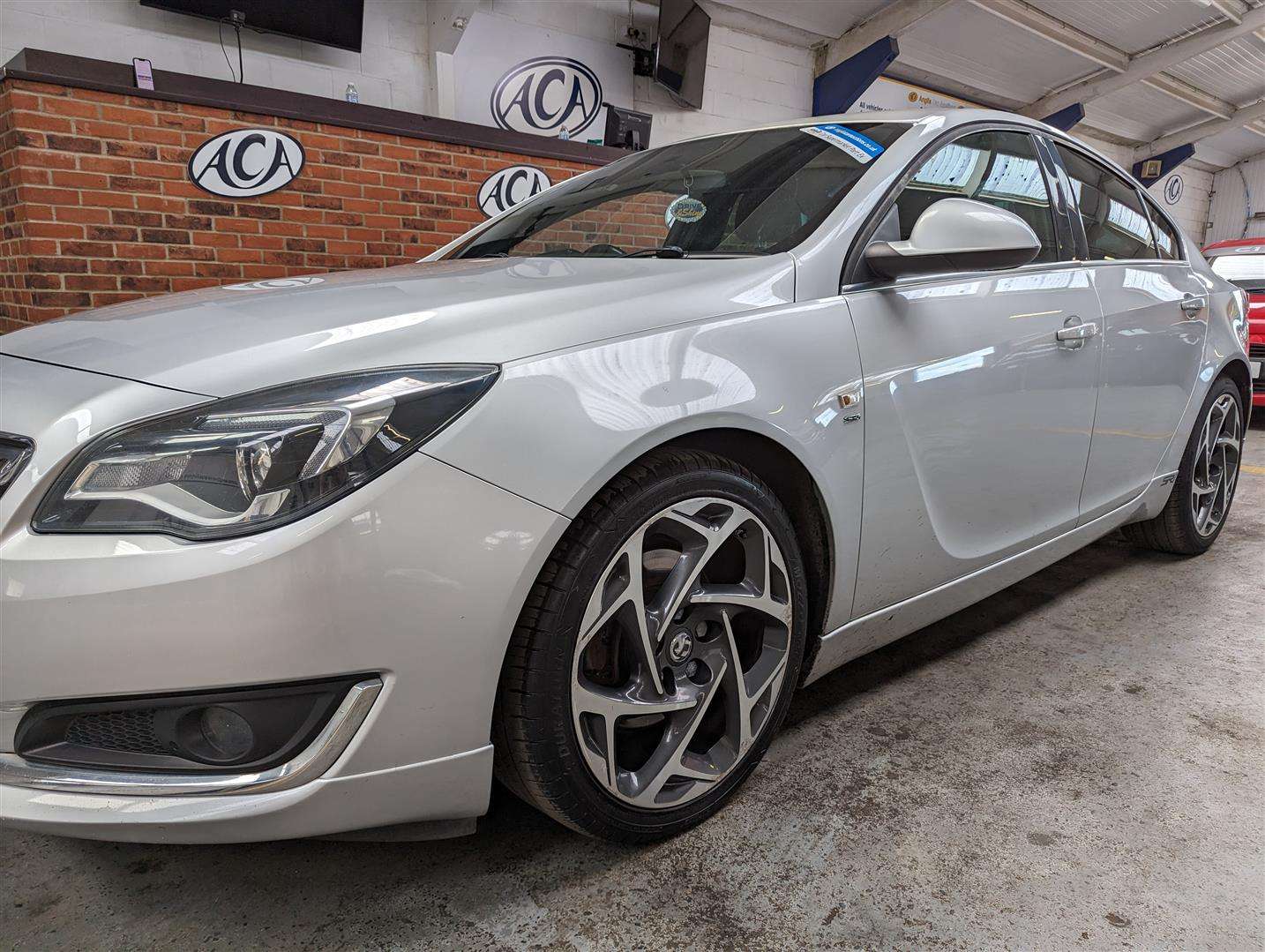 <p>2015 VAUXHALL INSIGNIA SRI NAV VX-LINE</p>