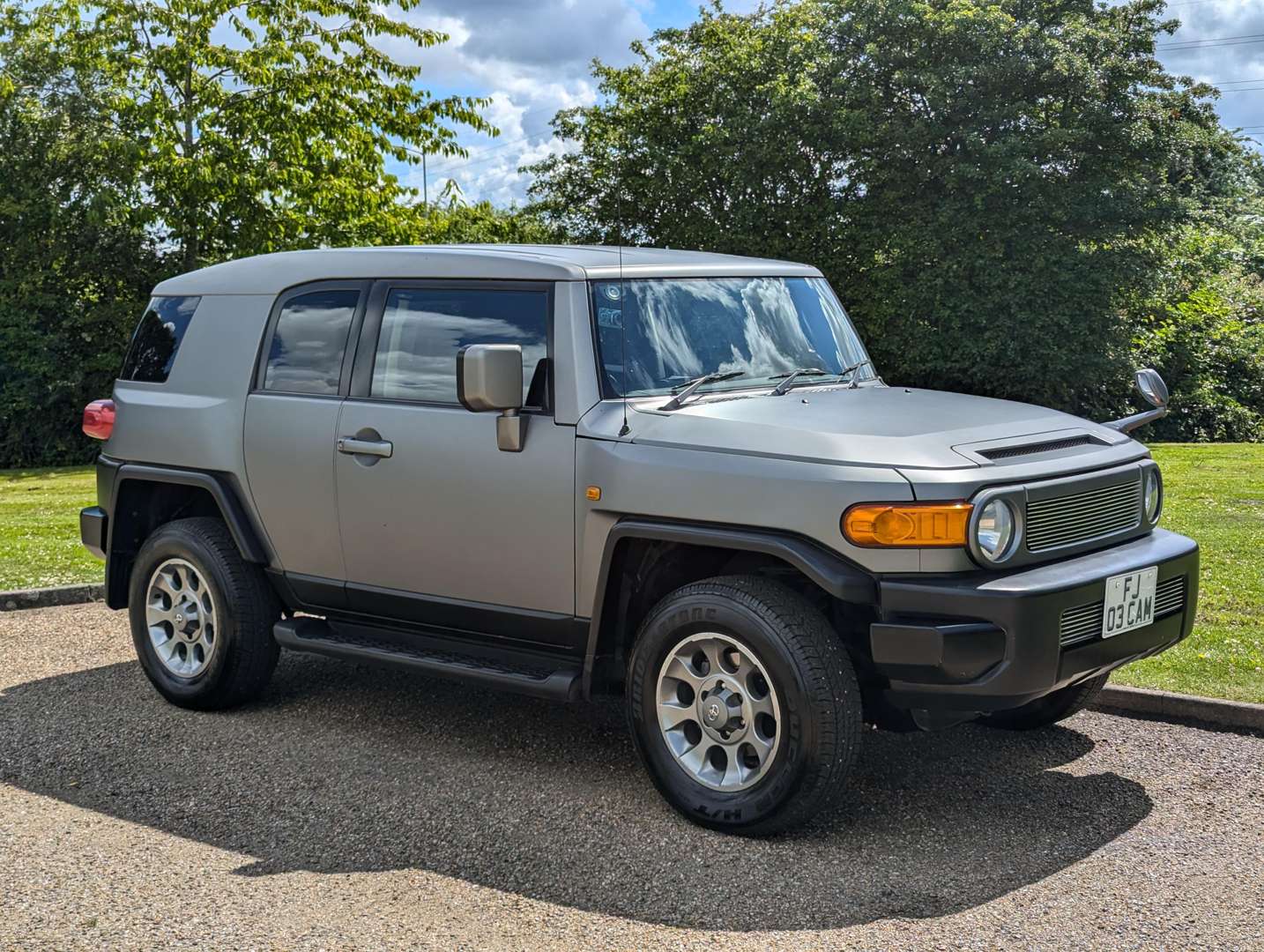 <p>2013 TOYOTA FJ CRUISER</p>