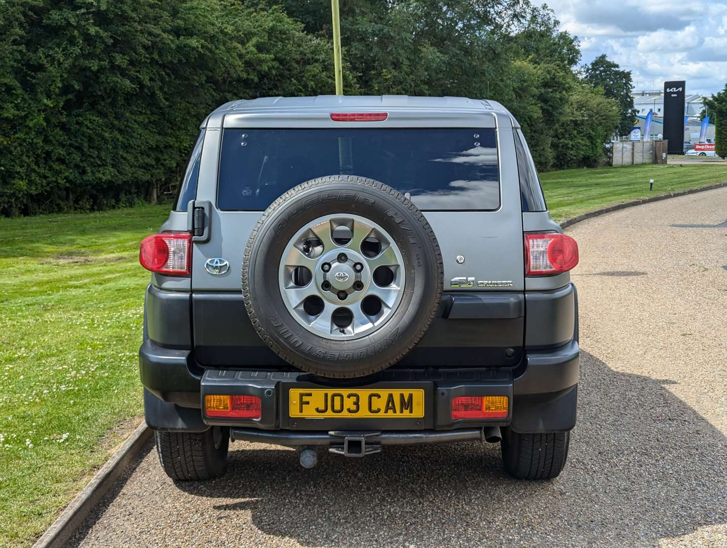 <p>2013 TOYOTA FJ CRUISER</p>