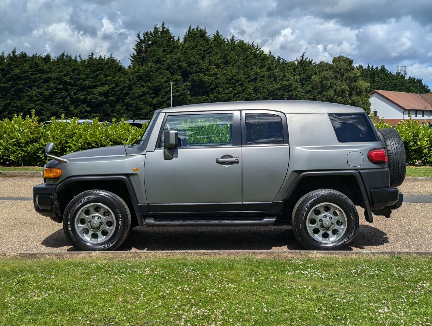 <p>2013 TOYOTA FJ CRUISER</p>