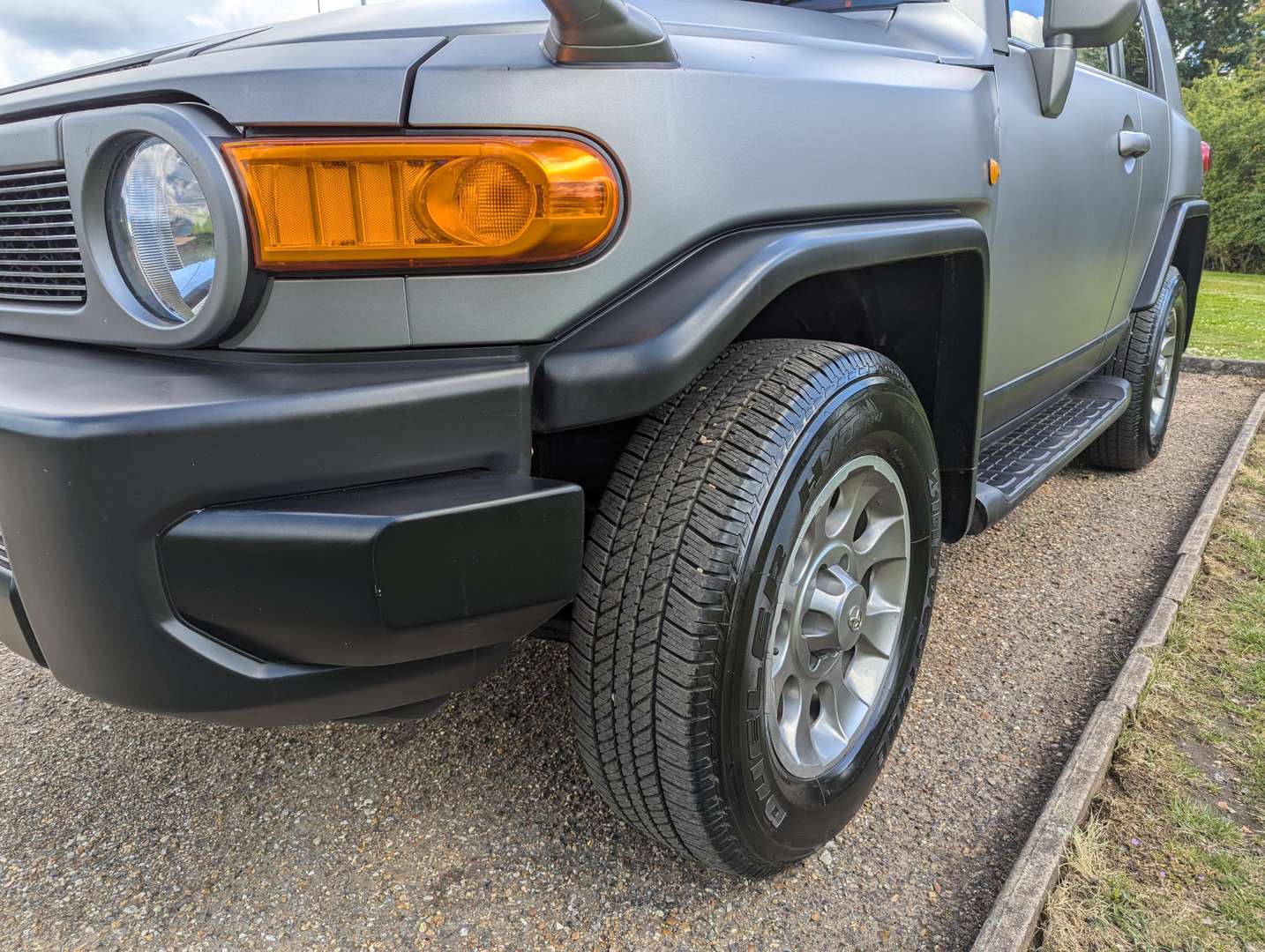 <p>2013 TOYOTA FJ CRUISER</p>