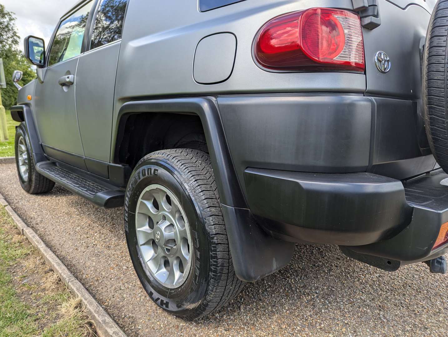 <p>2013 TOYOTA FJ CRUISER</p>