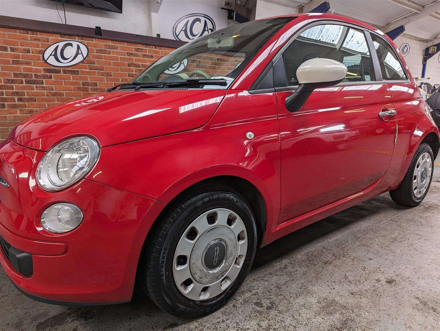 <p>2014 FIAT 500 COLOUR THERAPY</p>