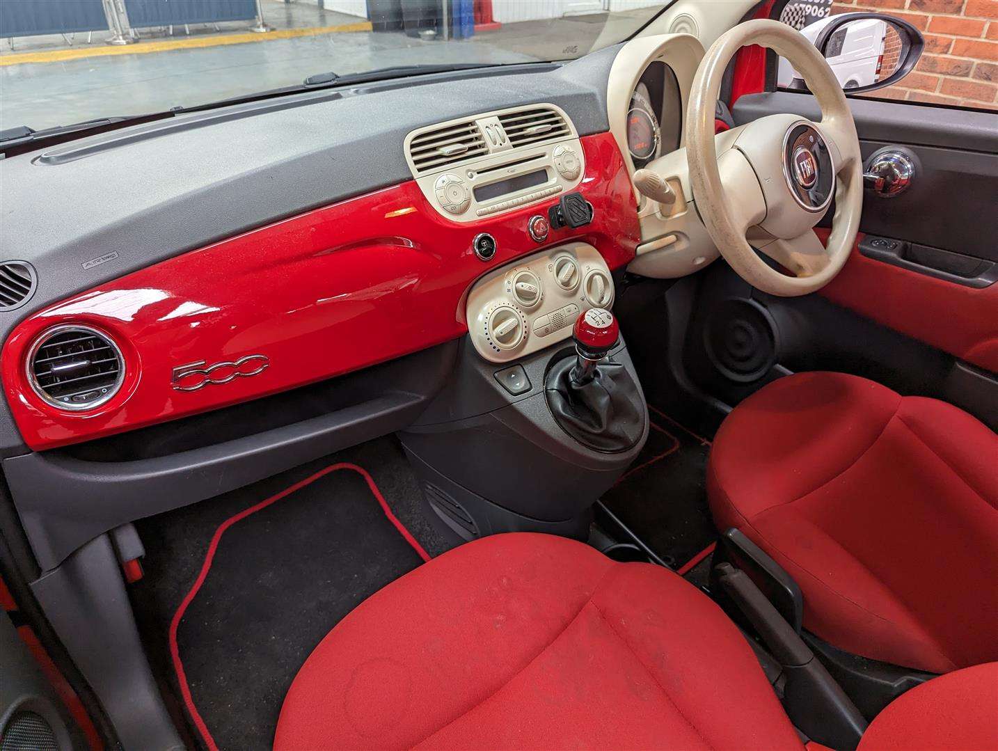 <p>2014 FIAT 500 COLOUR THERAPY</p>