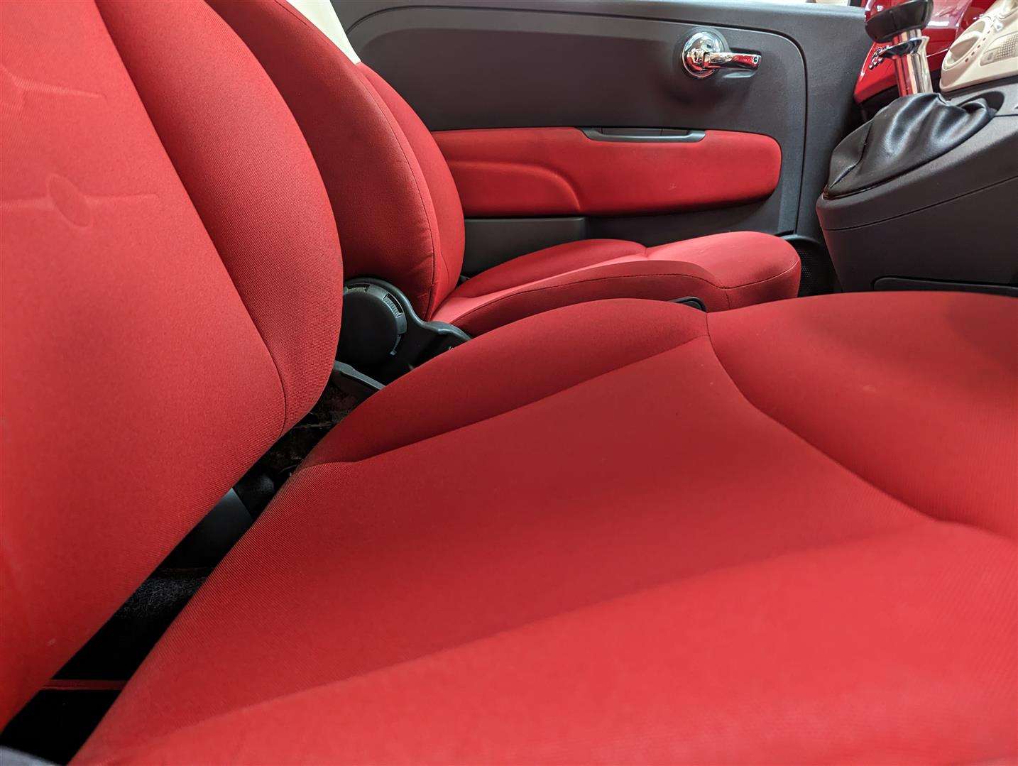 <p>2014 FIAT 500 COLOUR THERAPY</p>