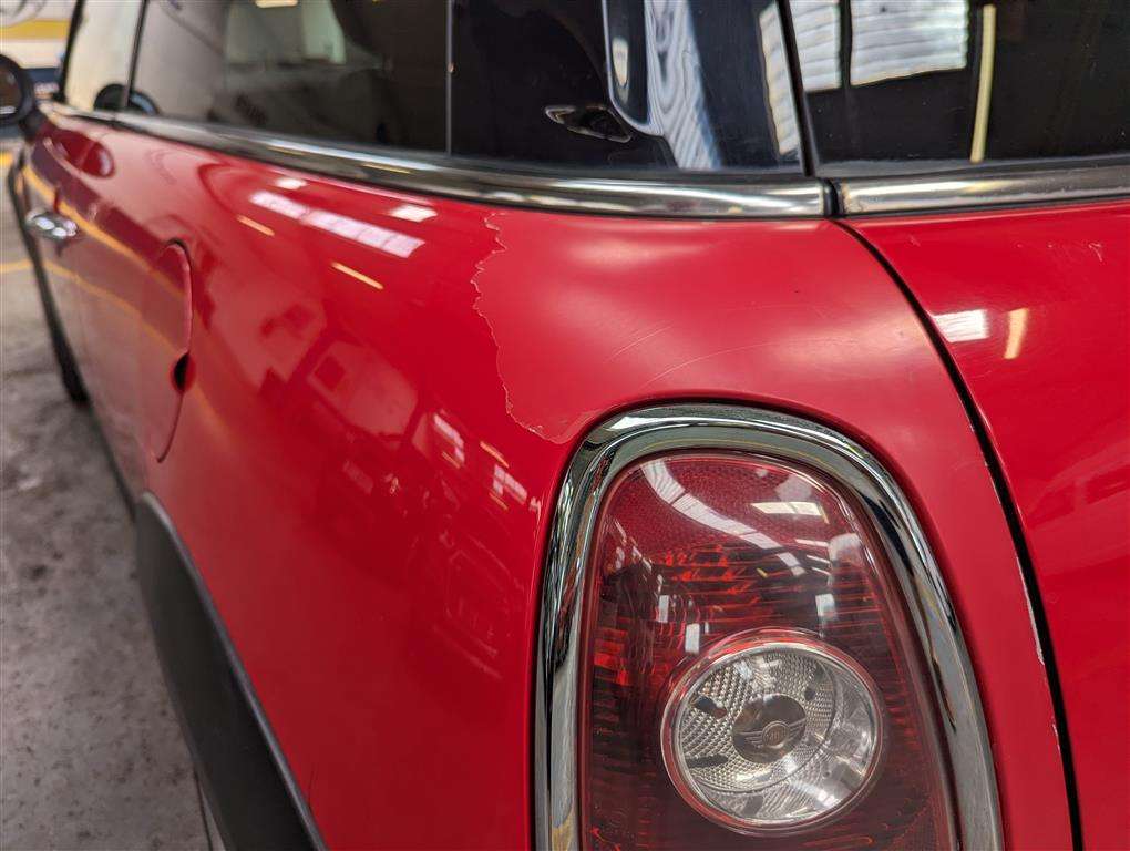 <p>2007 MINI COOPER D</p>