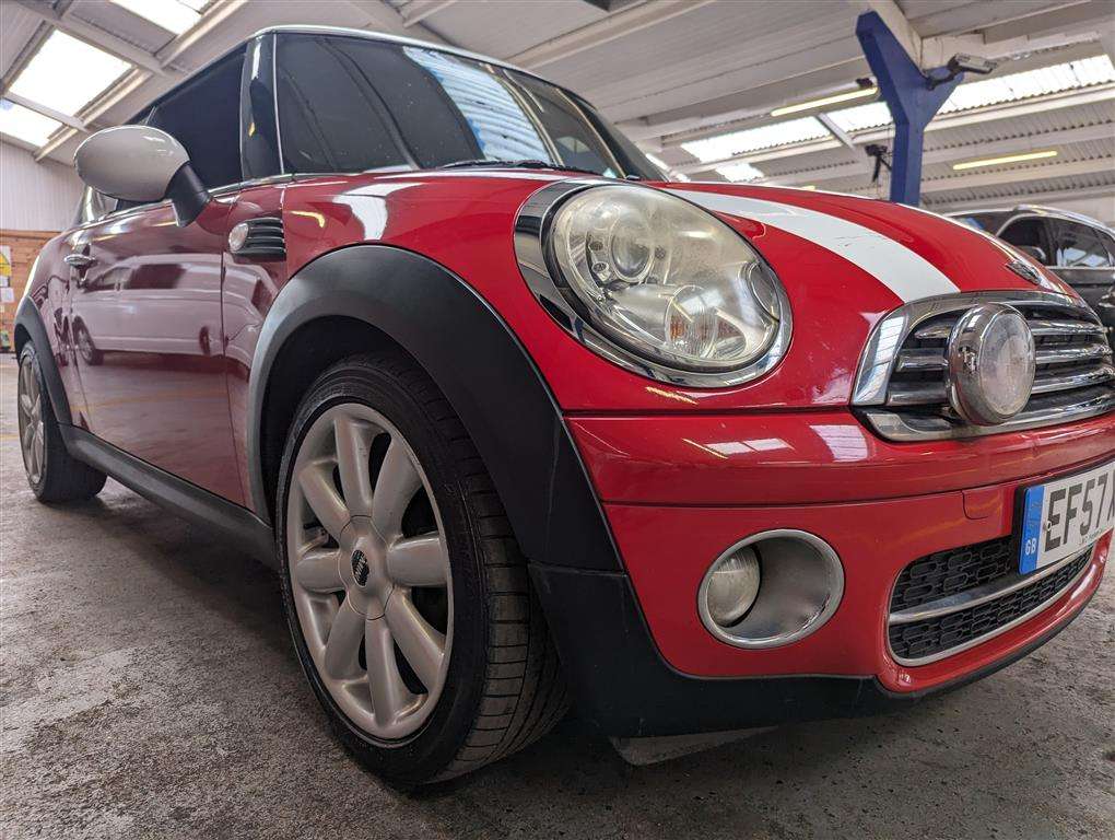 <p>2007 MINI COOPER D</p>