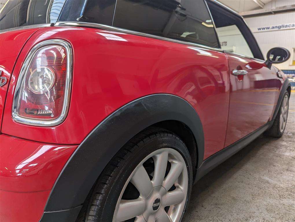 <p>2007 MINI COOPER D</p>