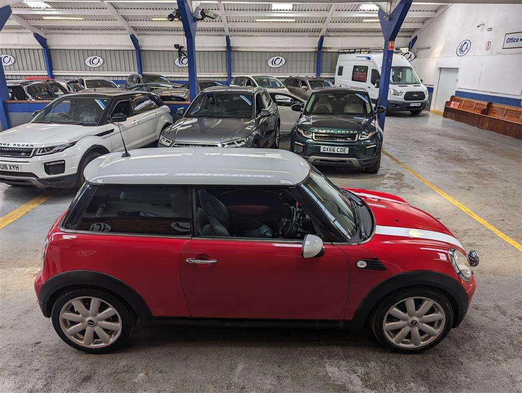 <p>2007 MINI COOPER D</p>