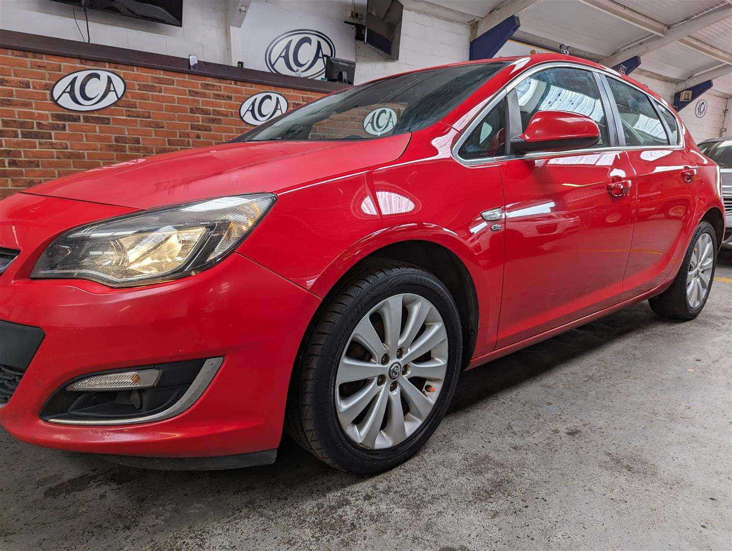 <p>2015 VAUXHALL ASTRA ELITE</p>