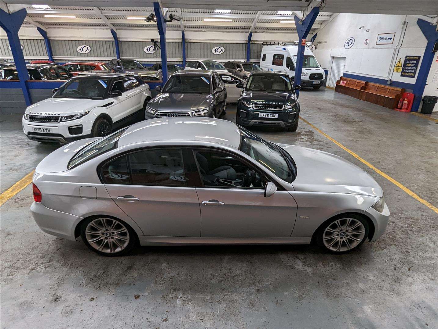 <p>2007 BMW 320D M SPORT</p>