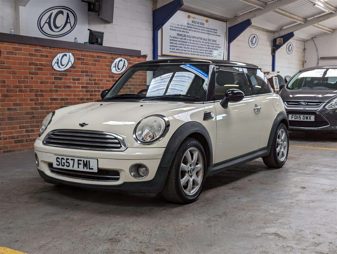 <p>2007 MINI ONE</p>