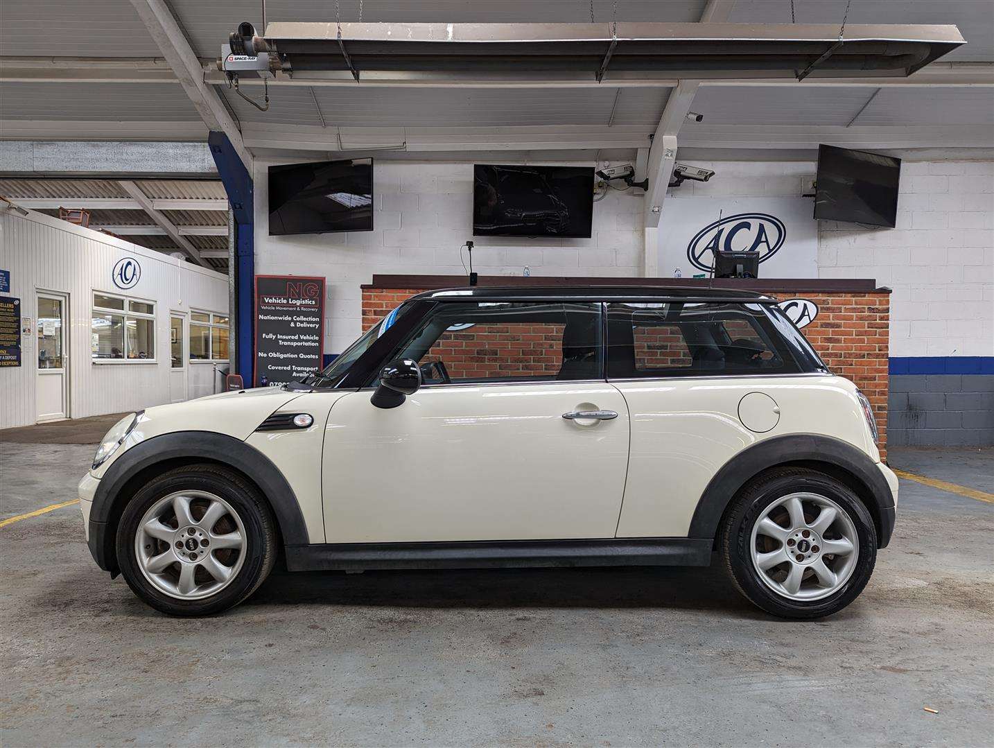 <p>2007 MINI ONE</p>