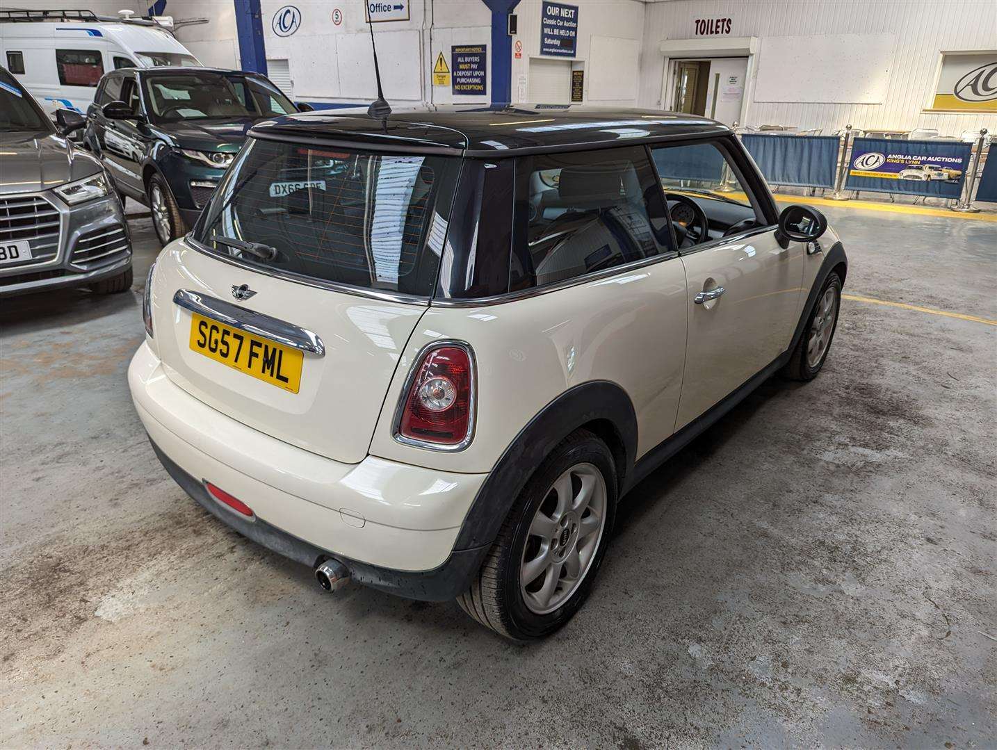 <p>2007 MINI ONE</p>