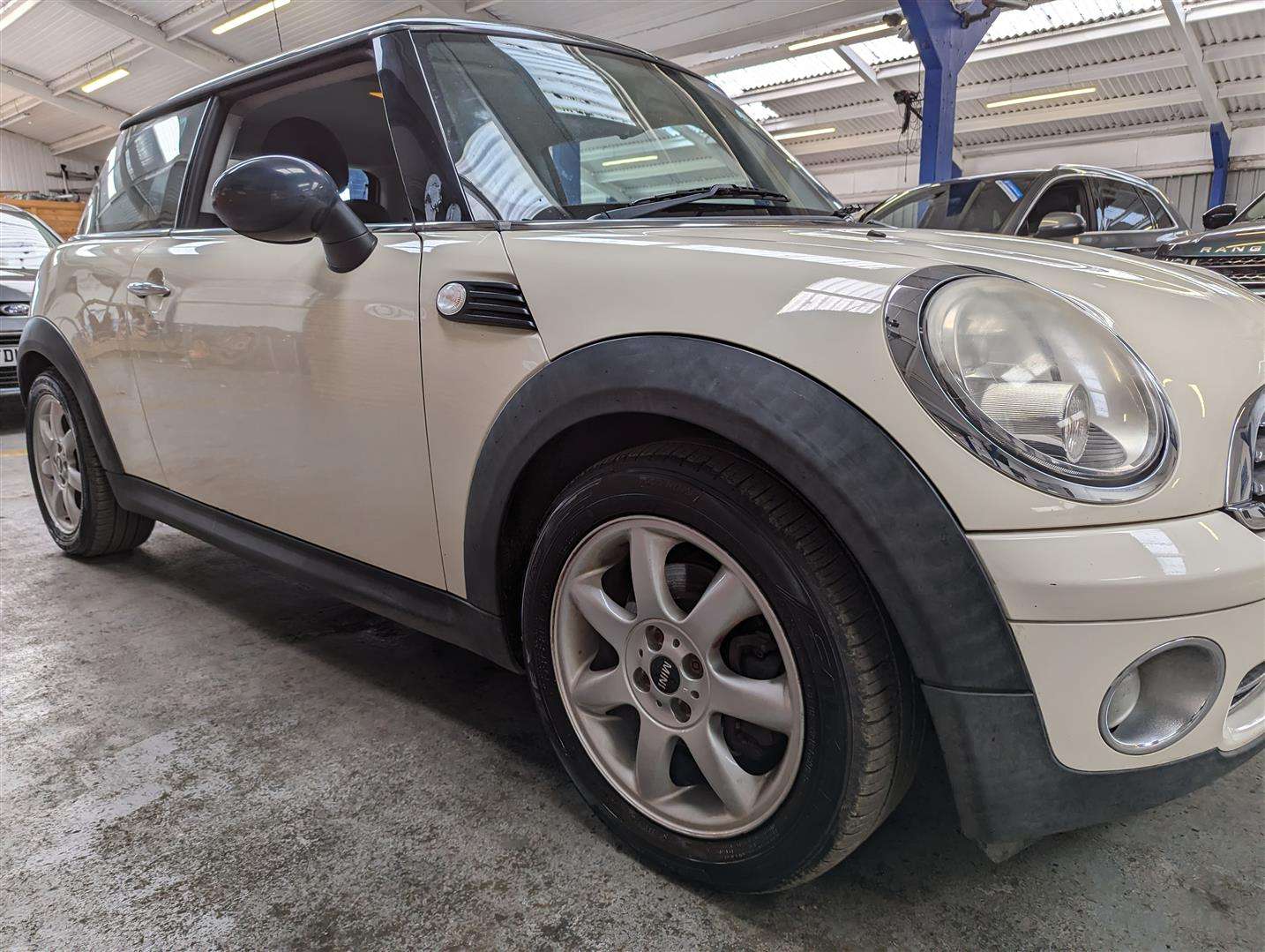 <p>2007 MINI ONE</p>