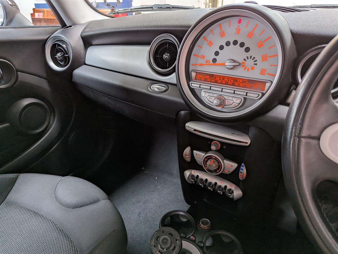 <p>2007 MINI ONE</p>