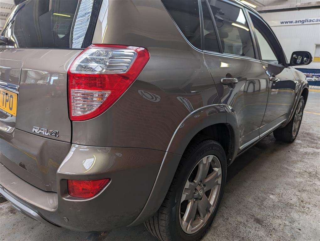 <p>2011 TOYOTA RAV4 SR D-CAT AUTO</p>