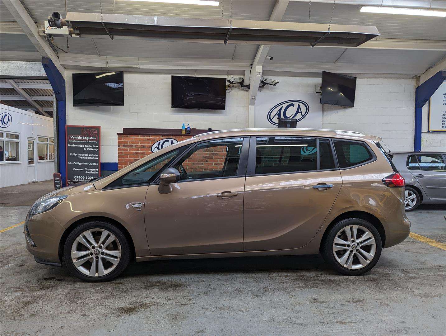 <p>2014 VAUXHALL ZAFIRA TOURER SRI CDTI</p>