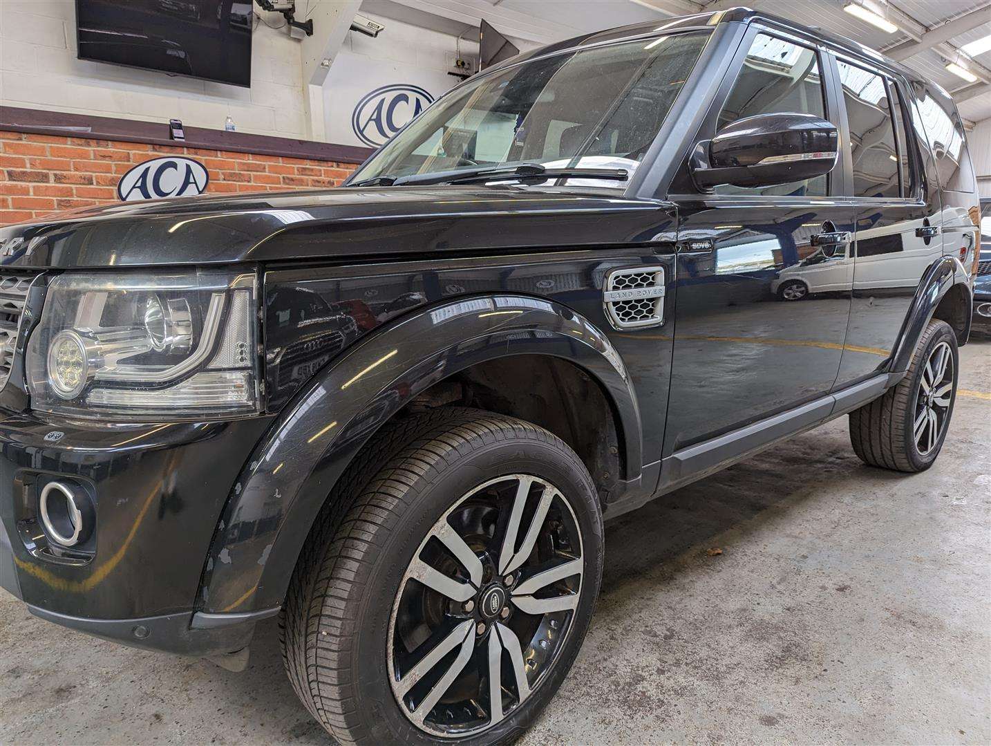 <p>2015 LAND ROVER DISCOVERY HSE SDV6 AUTO</p>