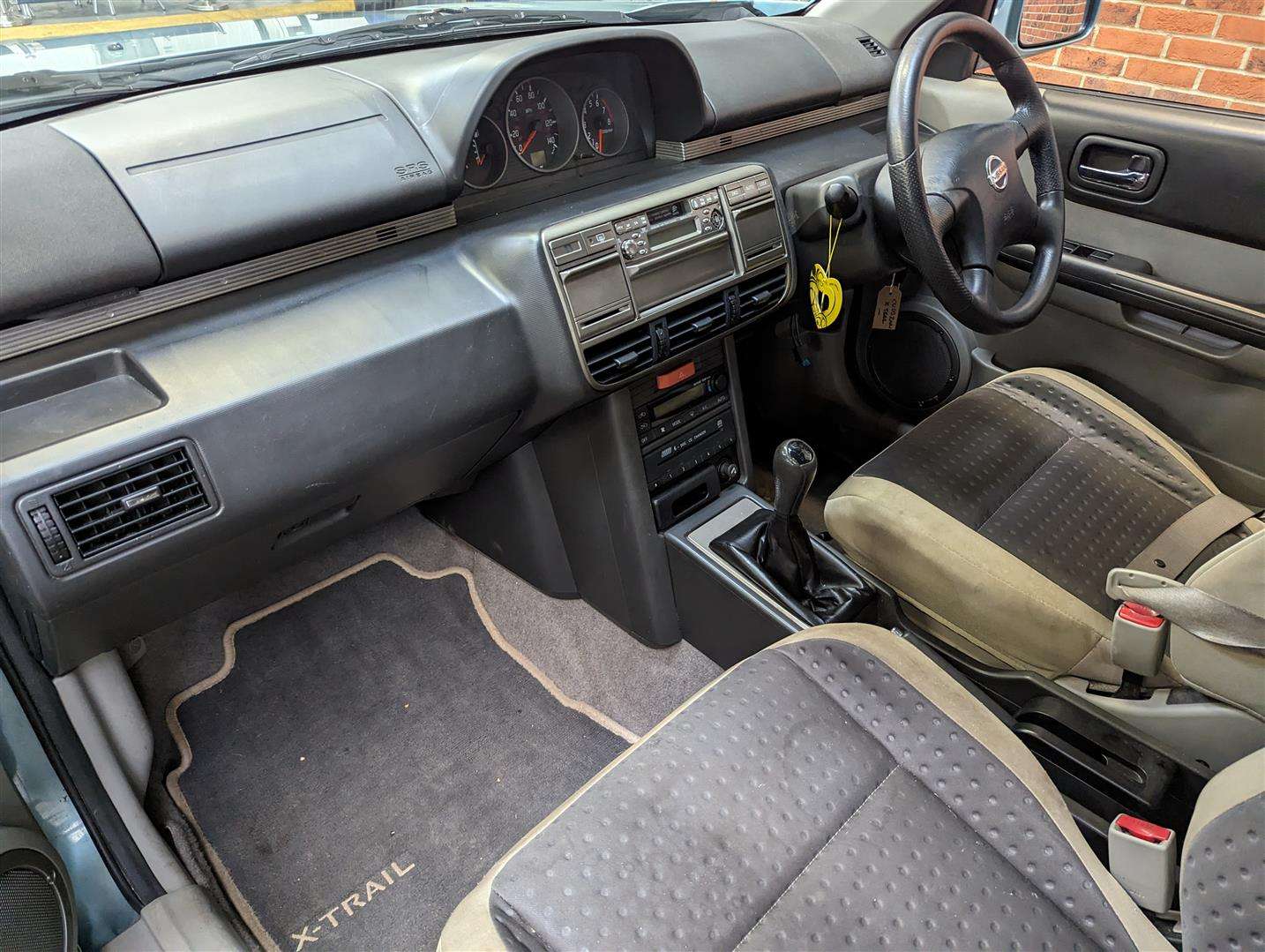 <p>2003 NISSAN X-TRAIL SPORT</p>