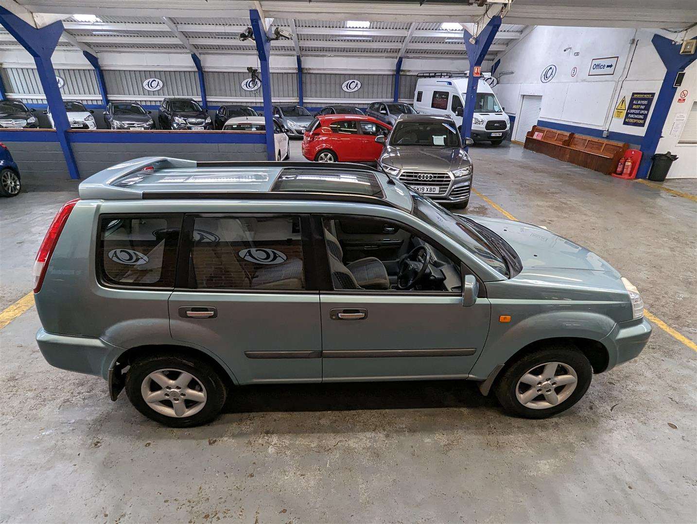 <p>2003 NISSAN X-TRAIL SPORT</p>