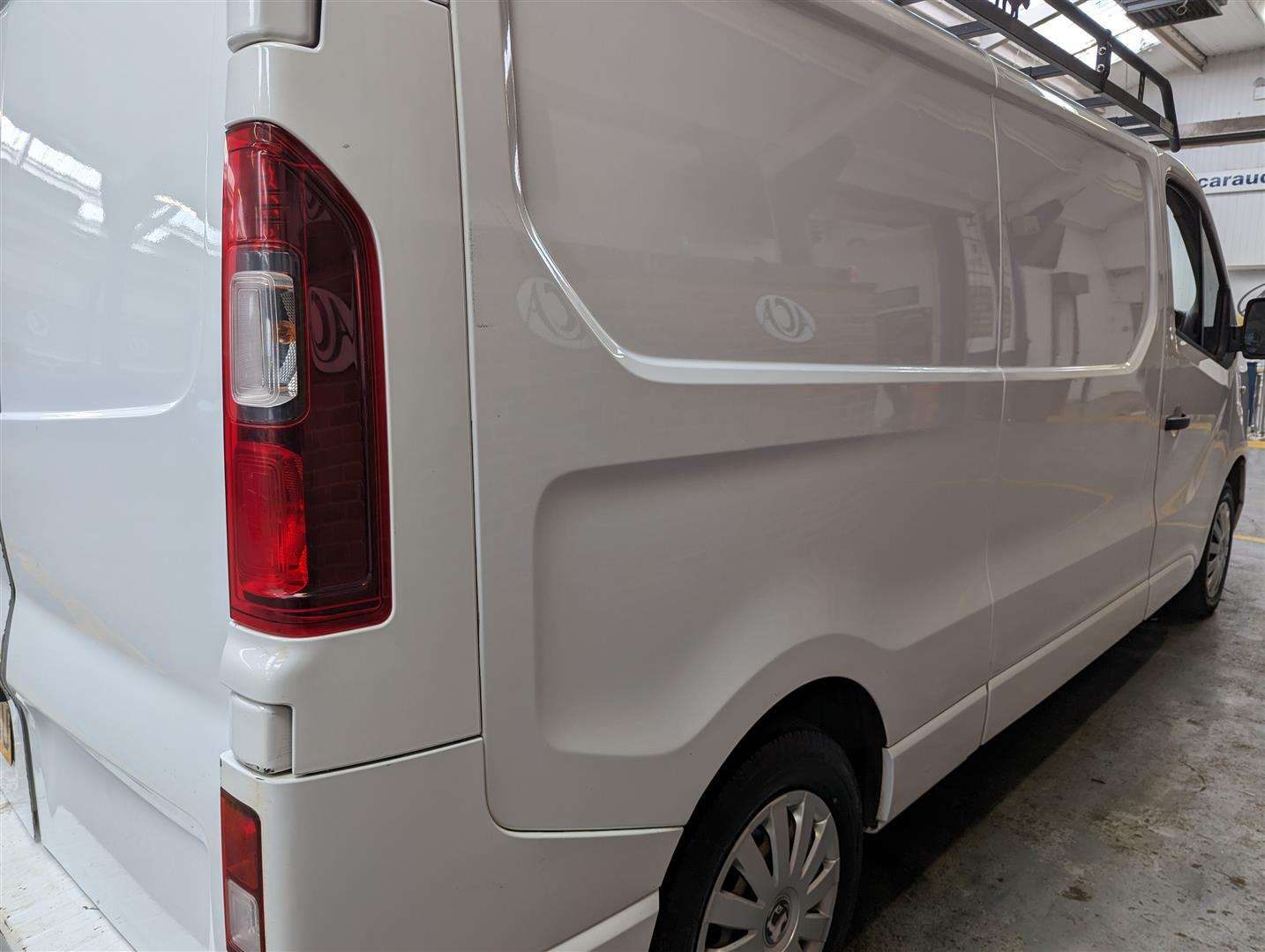 <p>2015 VAUXHALL VIVARO 2900 SPORTIVE CDTI</p>