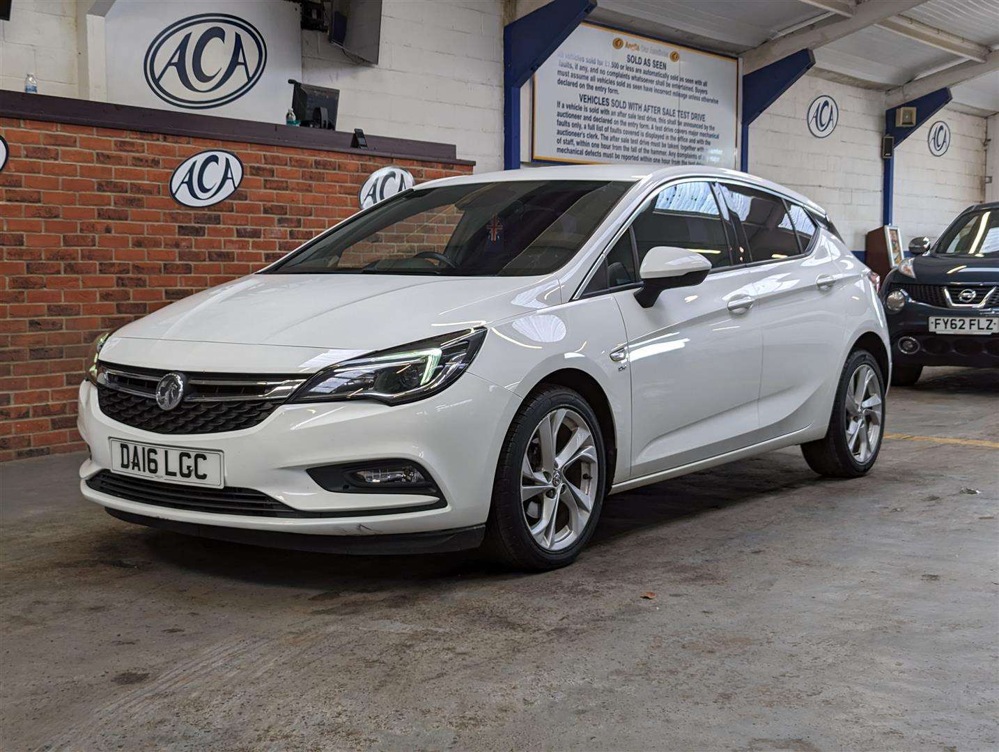 <p>2016 VAUXHALL ASTRA SRI NAV CDTI ECOFLE</p>