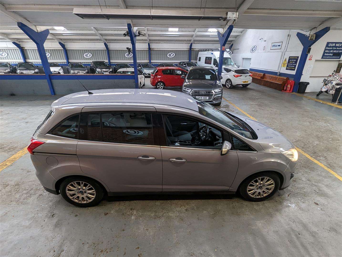 <p>2011 FORD GRAND C-MAX TITANIUM</p>