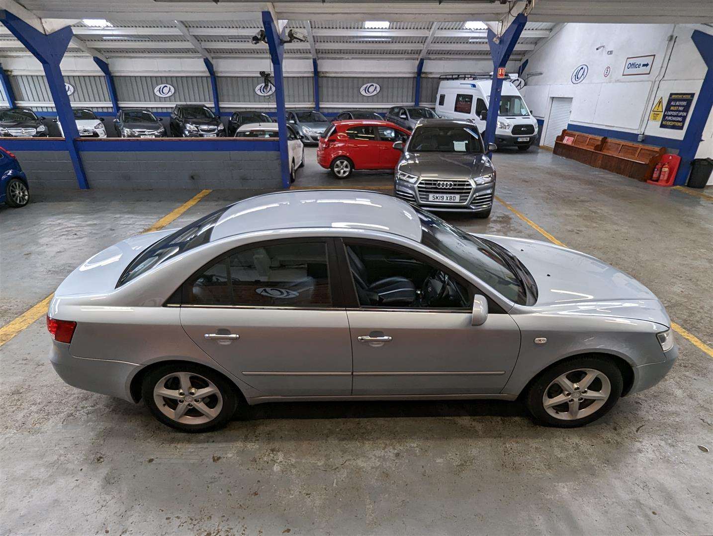 <p>2009 HYUNDAI SONATA CRTD</p>