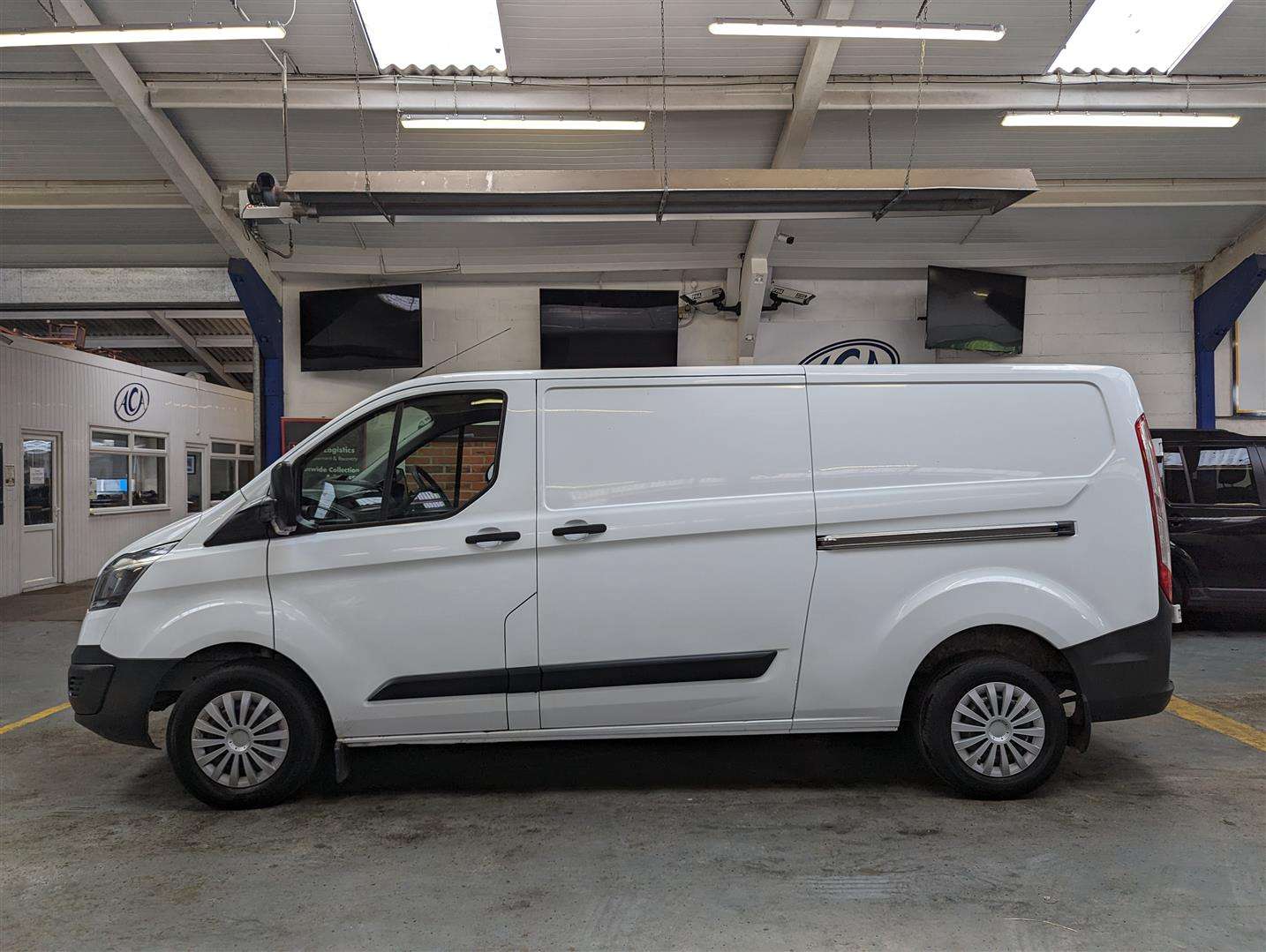 <p>2015 FORD TRANSIT CUSTOM 290 ECO-TE</p>