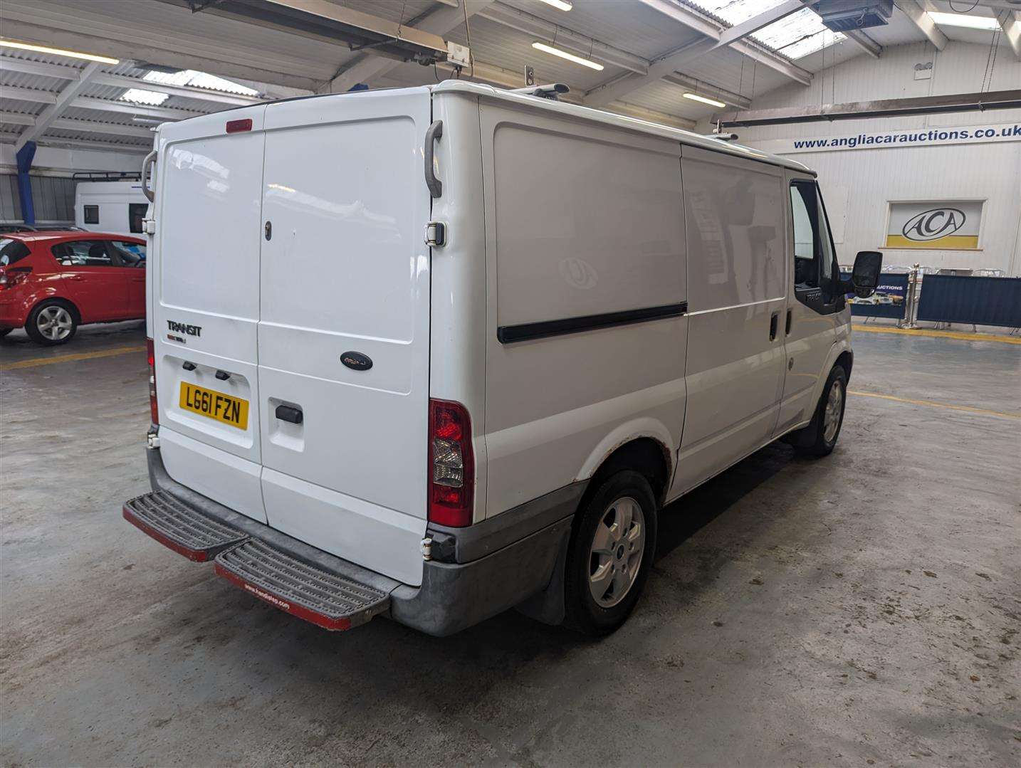 <p>2011 FORD TRANSIT 85 T300S FWD</p>