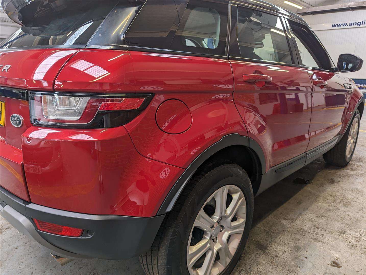 <p>2016 LAND ROVER RANGE ROVER EVOQUE SE TEC</p>