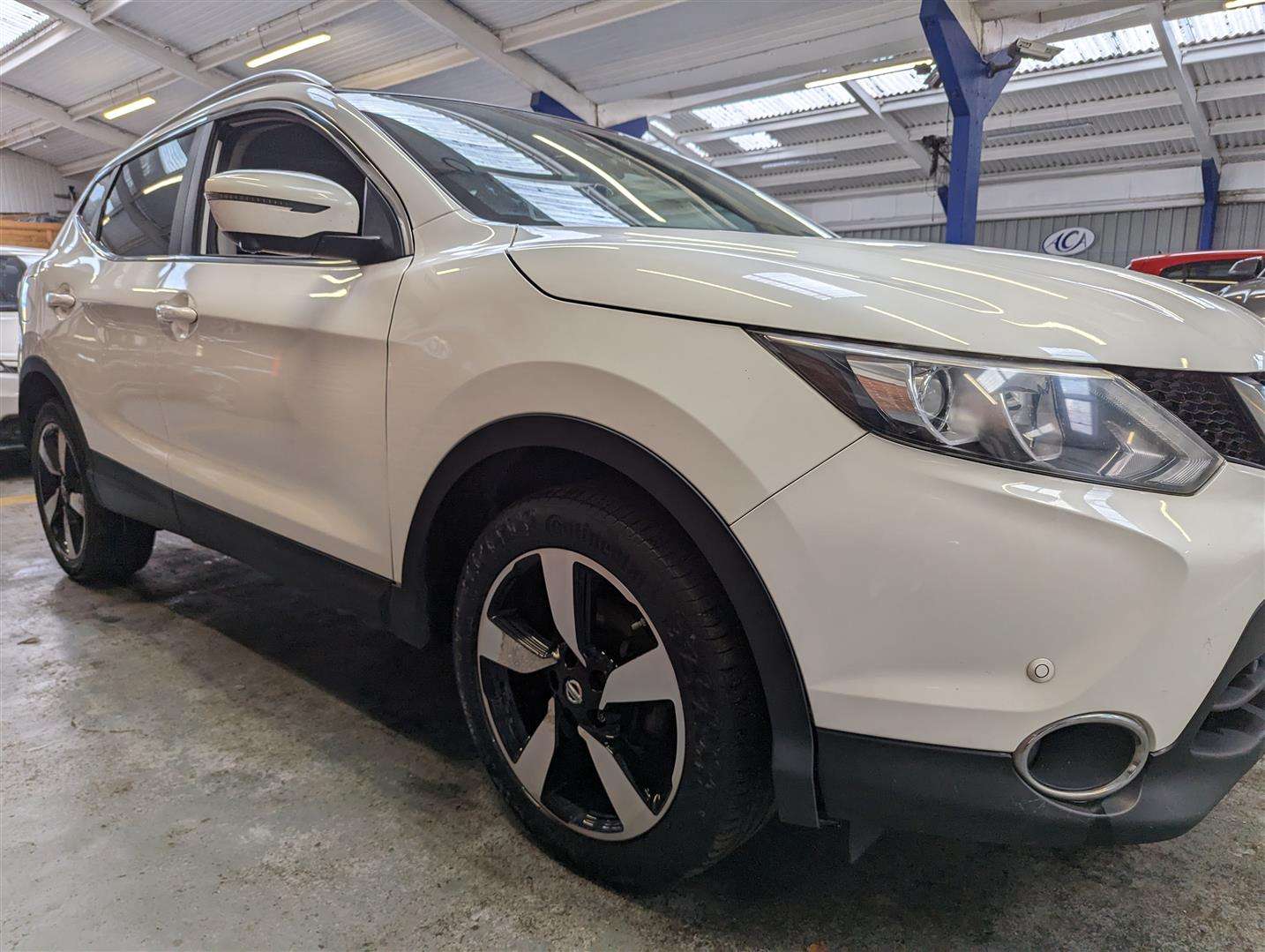 <p>2015 NISSAN QASHQAI N-TEC + DCI</p>