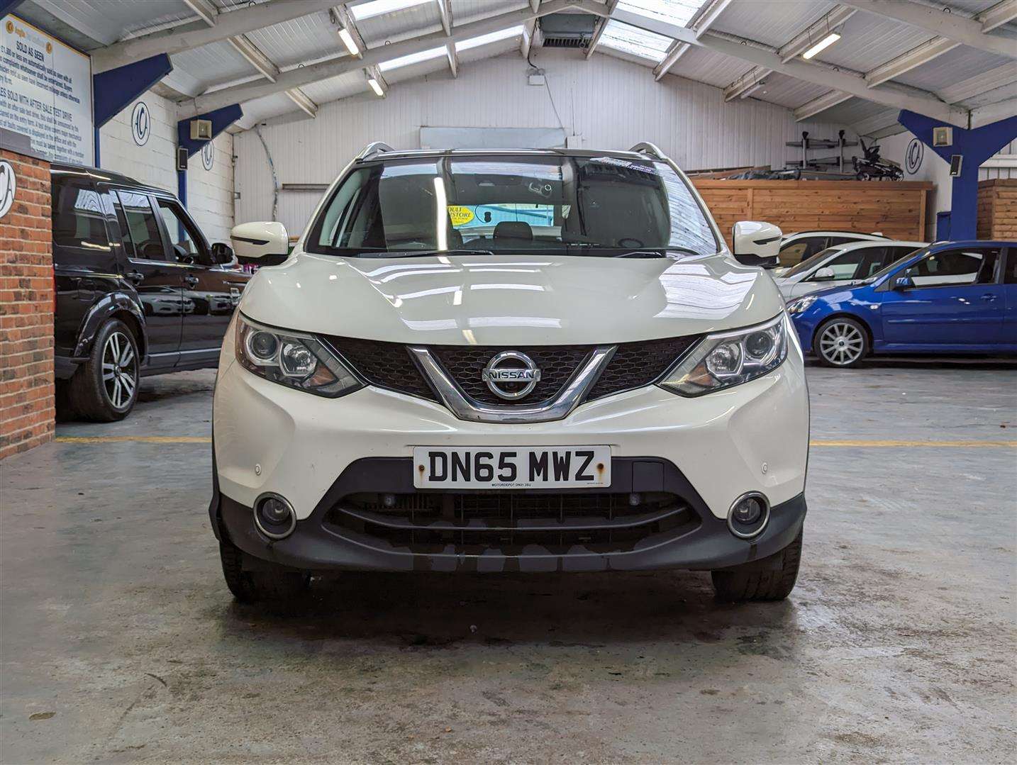 <p>2015 NISSAN QASHQAI N-TEC + DCI</p>