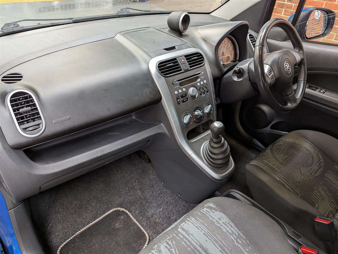 <p>2011 VAUXHALL AGILA SE</p>