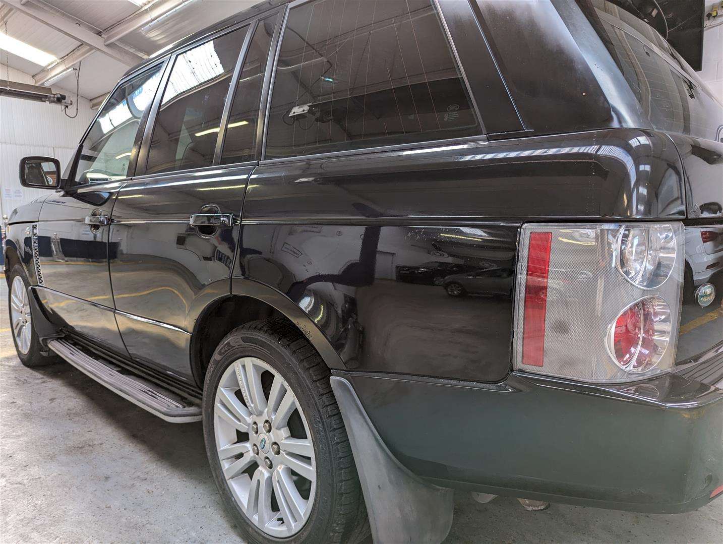 <p>2009 LAND ROVER RANGE ROVER VOGUE TDV8 AUTO *SOLD</p>