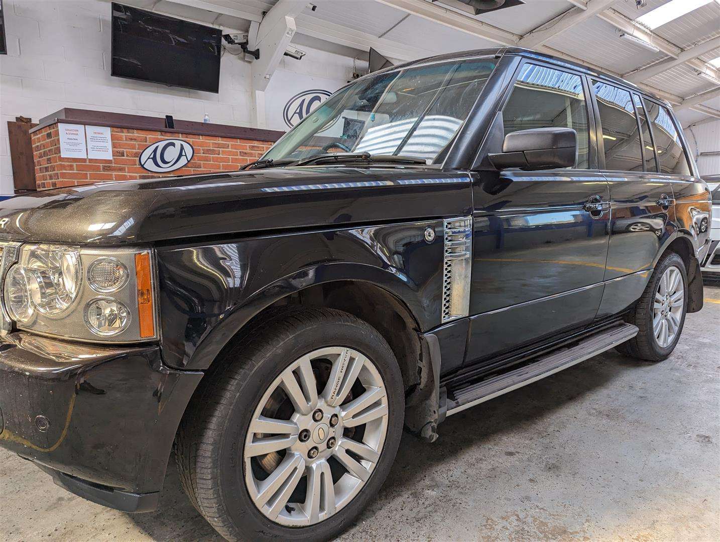 <p>2009 LAND ROVER RANGE ROVER VOGUE TDV8 AUTO *SOLD</p>