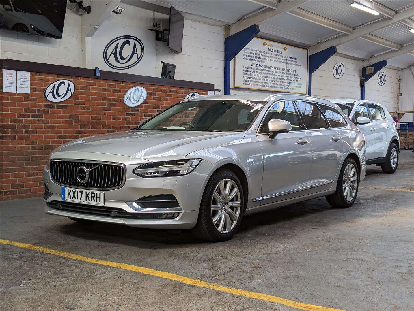 <p>2017 VOLVO V90 INSCRIPTION PRO D5PP</p>