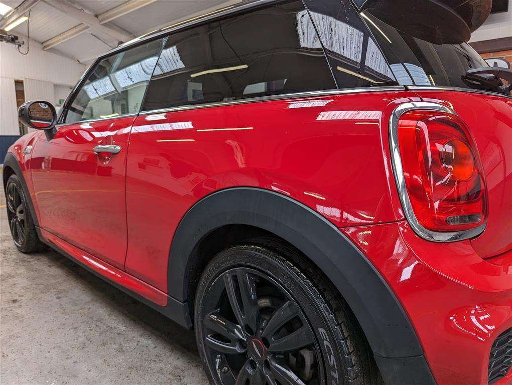 <p>2017 MINI COOPER S AUTO</p>