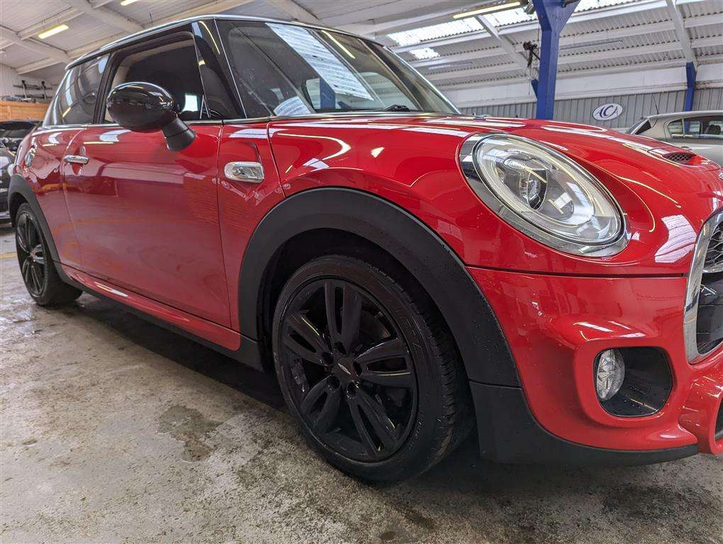 <p>2017 MINI COOPER S AUTO</p>