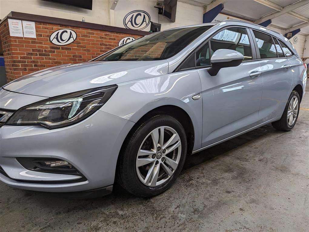 <p>2018 VAUXHALL ASTRA DESIGN CDTI ECOTEC</p>