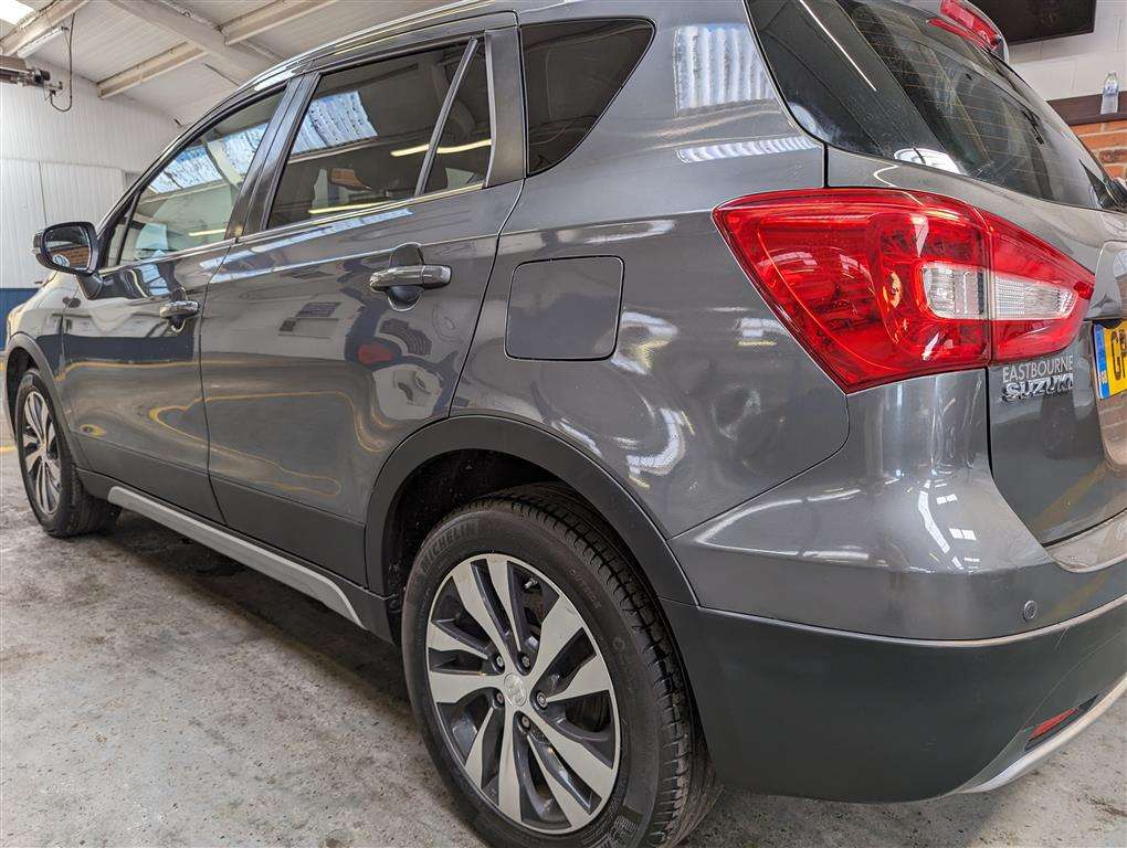 <p>2019 SUZUKI SX4 S-CROSS SZ-T BOOSTERJ</p>